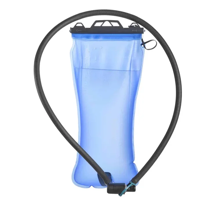 BOLSA DE AGUA HIDRATACIÓN 2 LITROS FORCLAZ MT 500 TUBO ISOTÉRMICO