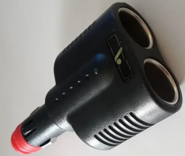 CONECTOR 12V MECH. AUTO CON 2 SALIDAS